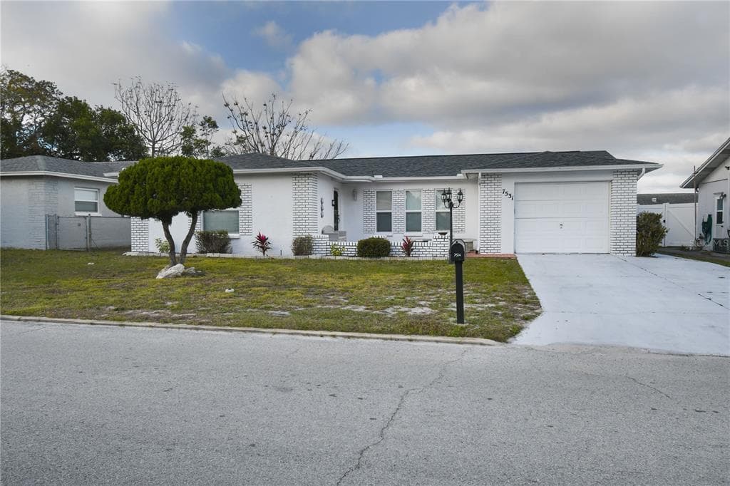 7531 FOXBLOOM DRIVE PORT RICHEY, FL 34668
