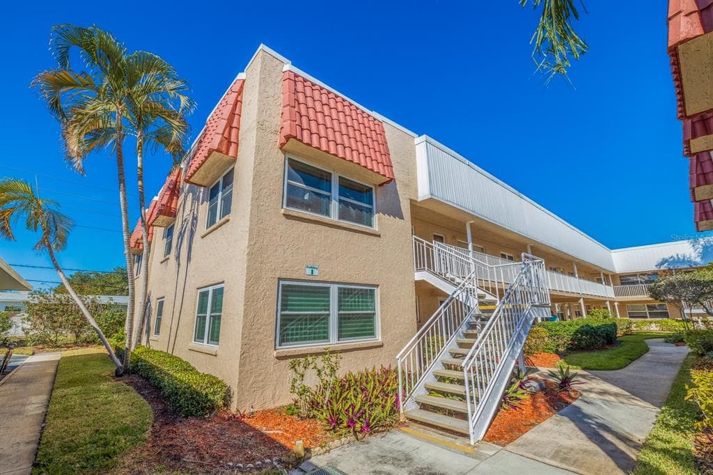 10032 65TH AVENUE N UNIT 26 ST PETERSBURG, FL 33708