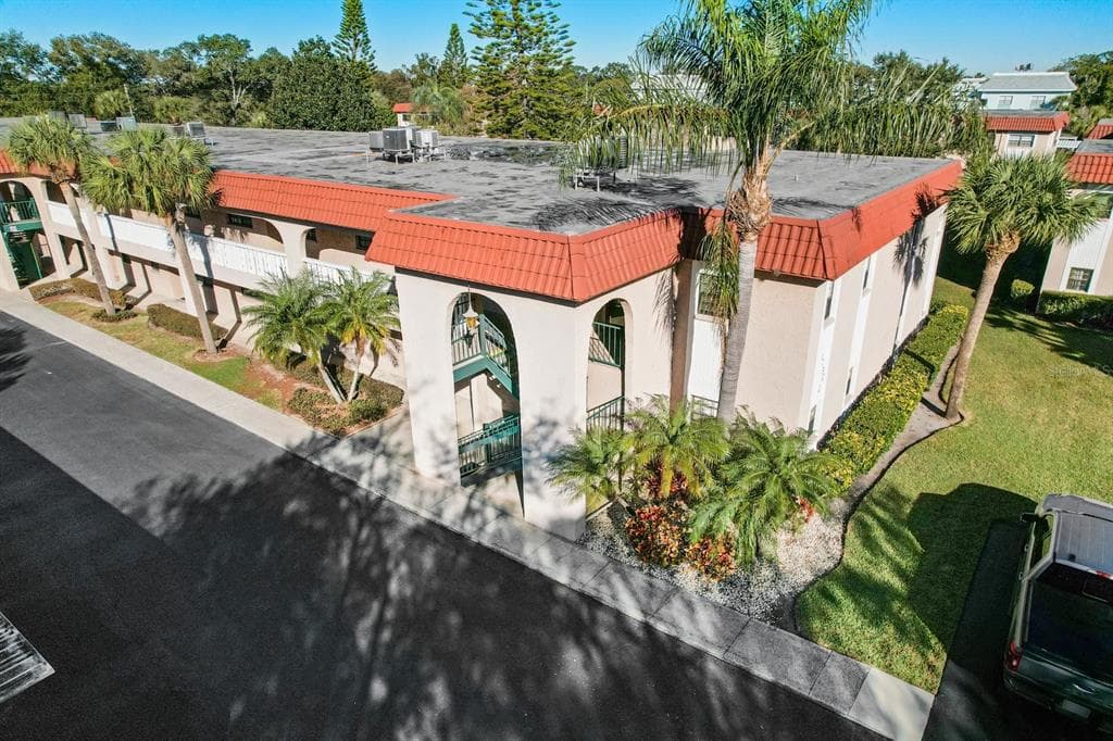 1750 BELLEAIR FOREST DRIVE UNIT C20