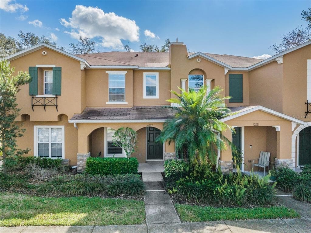 10823 LAKE SAINT CHARLES BOULEVARD RIVERVIEW, FL 33578