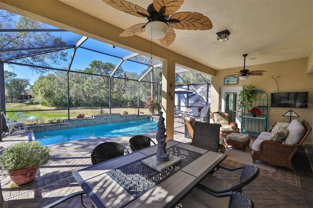 807 KING LEON WAY SUN CITY CENTER, FL 33573