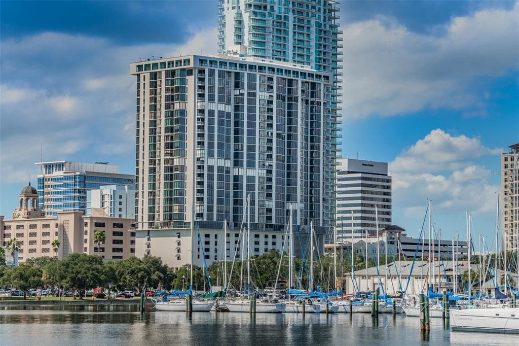 1 BEACH DRIVE SE UNIT 1008 ST PETERSBURG, FL 33701