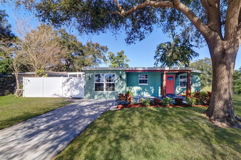 8601 78TH PLACE LARGO, FL 33777