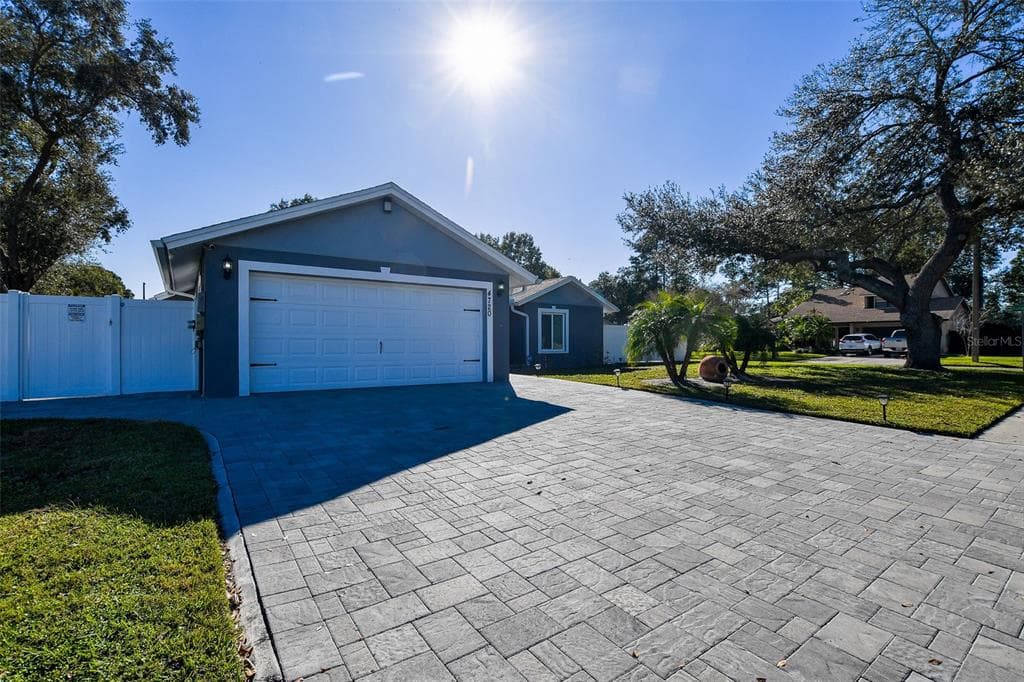 4720 DEERWALK AVENUE TAMPA, FL 33624