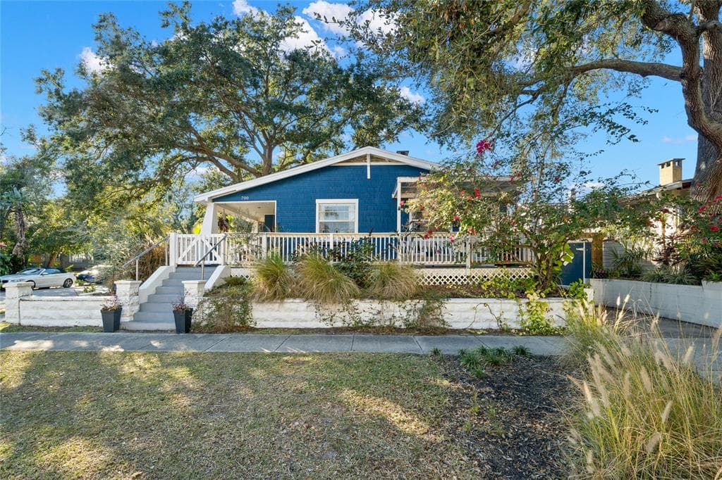 700 8TH STREET N