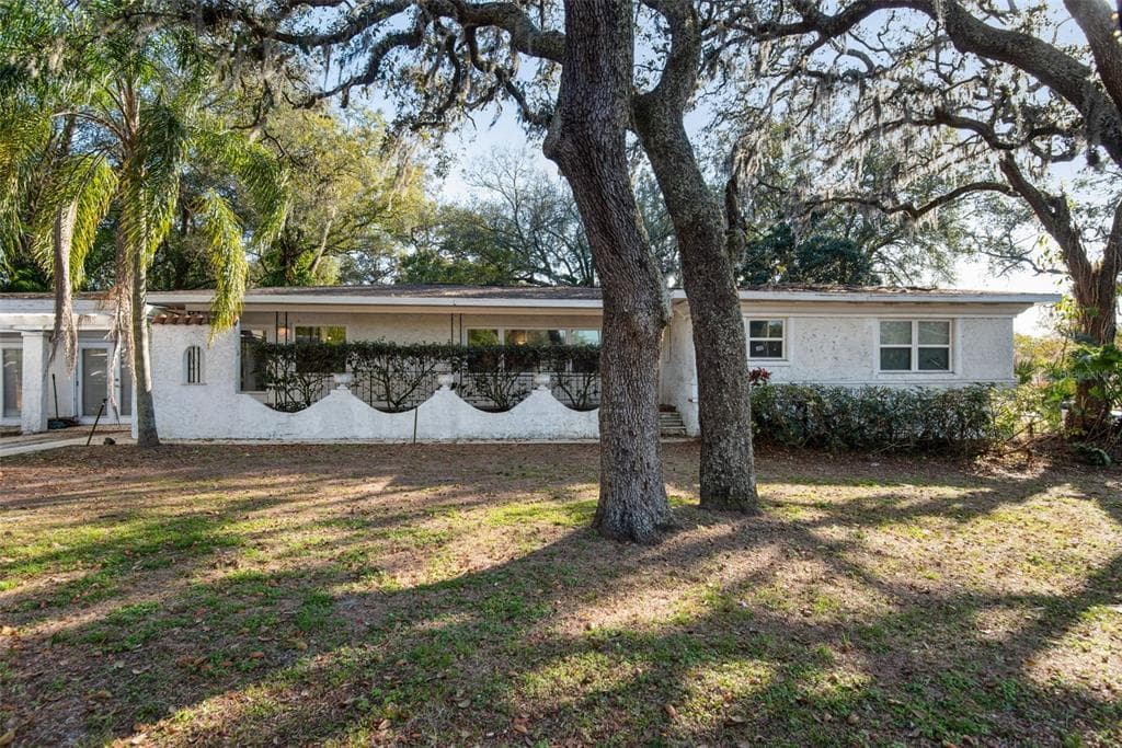 401 BULLARD PARKWAY TEMPLE TERRACE, FL 33617