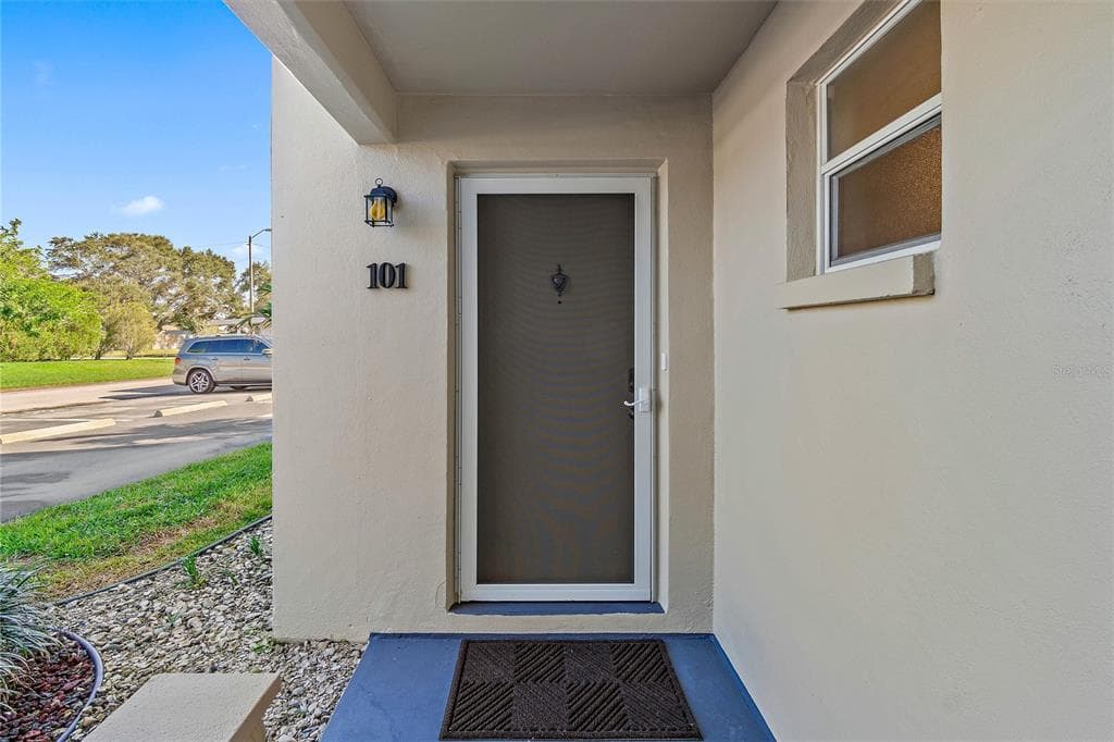 9940 47TH AVENUE N UNIT 101 ST PETERSBURG, FL 33708