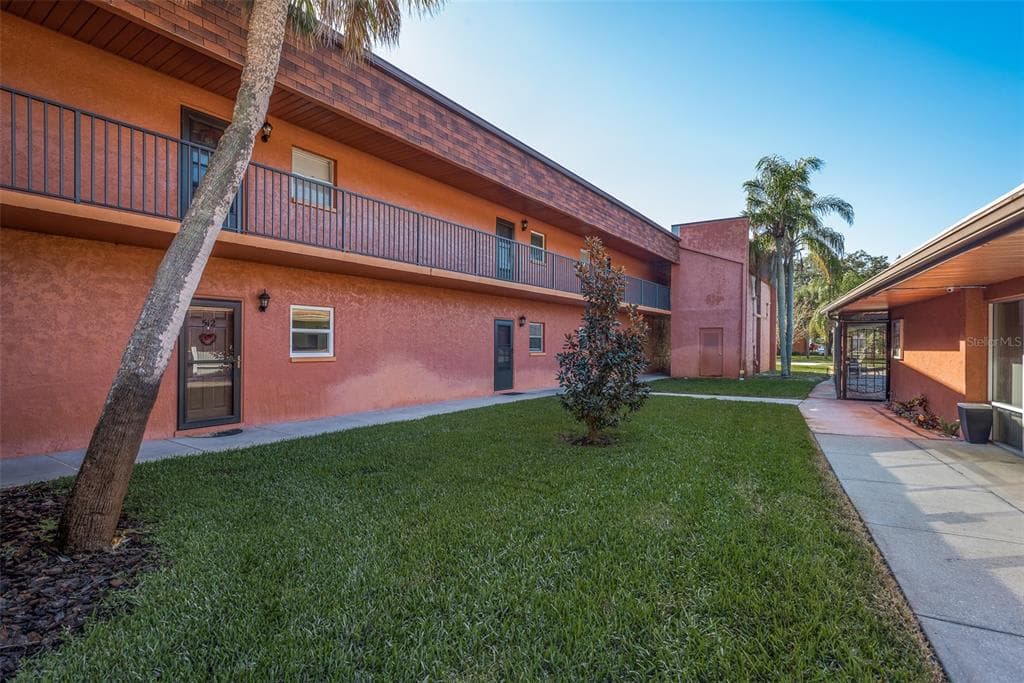 4805 ALT 19 UNIT 512 PALM HARBOR, FL 34683