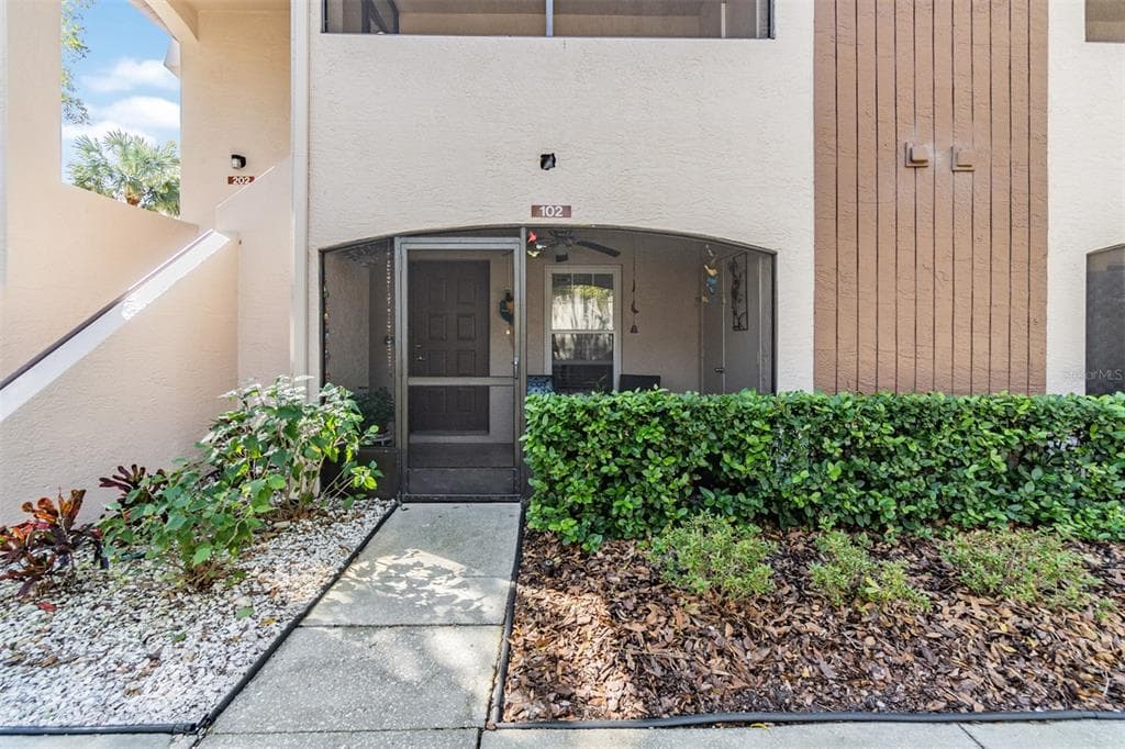 3021 BONAVENTURE CIRCLE UNIT 102 PALM HARBOR, FL 34684