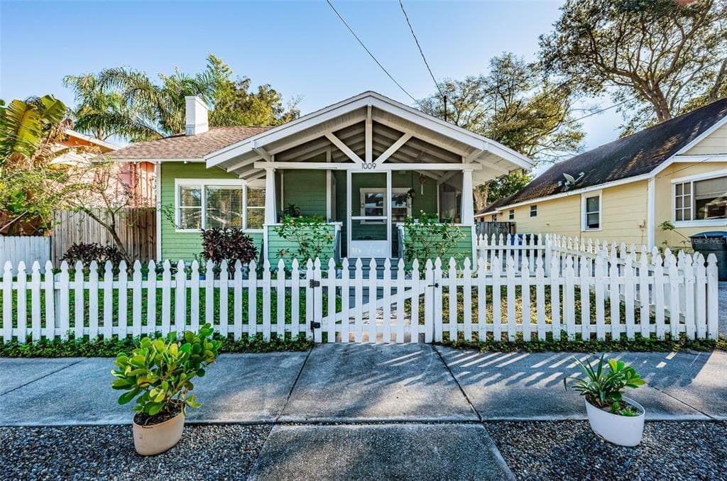 1009 8TH STREET N ST PETERSBURG, FL 33701