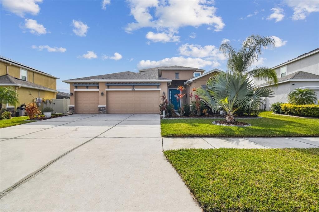 32334 PINSON LANE WESLEY CHAPEL, FL 33543