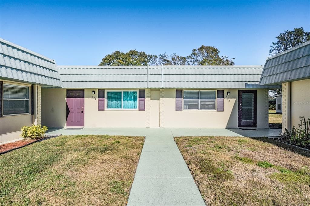1801 BEDFORD TERRACE UNIT 221 SUN CITY CENTER, FL 33573