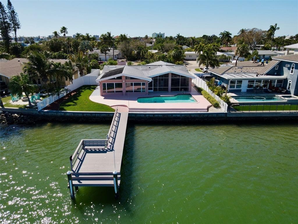 6984 S SHORE DRIVE S SOUTH PASADENA, FL 33707