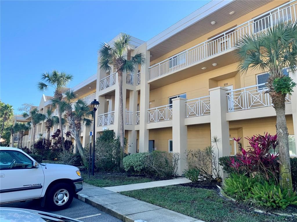 2231 UTOPIAN DRIVE E UNIT 209 CLEARWATER, FL 33763