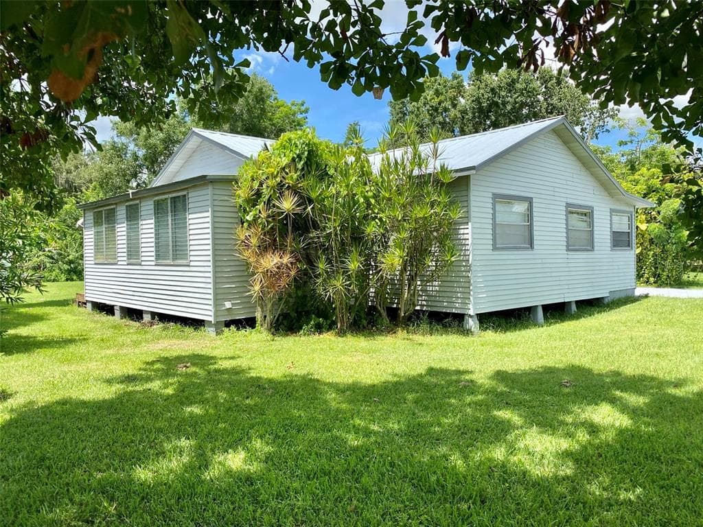 111 N LAKE REEDY BOULEVARD FROSTPROOF, FL 33843