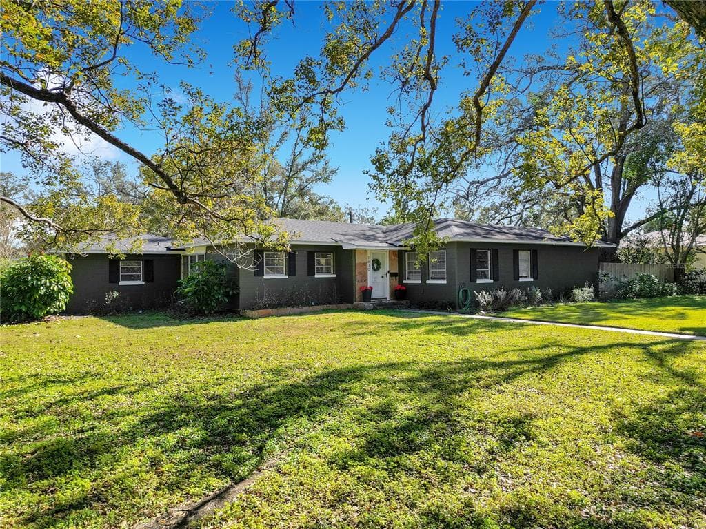 1630 CAMPHOR DRIVE LAKELAND, FL 33803