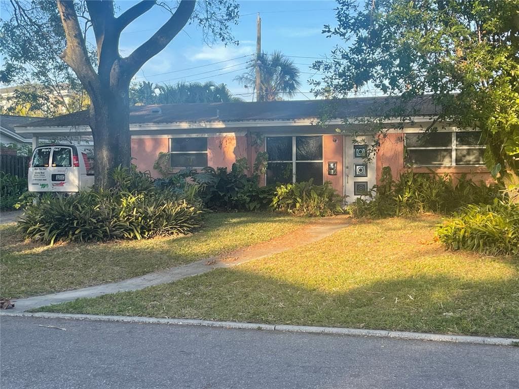 615 LUZON AVENUE TAMPA, FL 33606