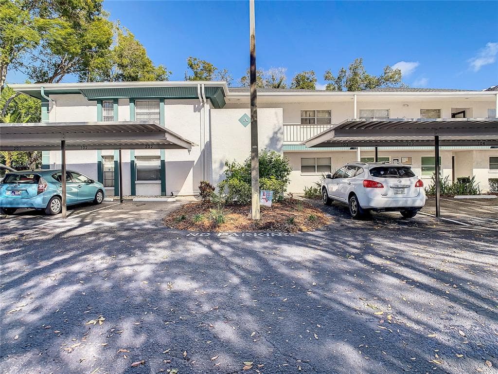 7550 92ND STREET UNIT 201A SEMINOLE, FL 33777