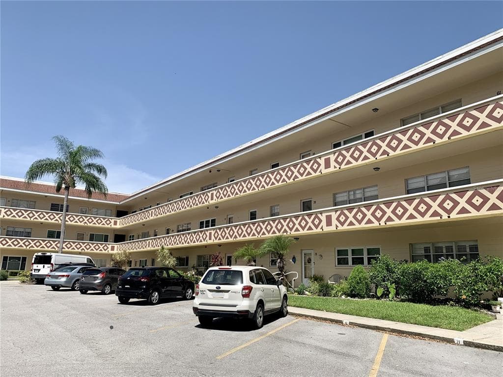 2383 NETHERLANDS DRIVE UNIT 35 CLEARWATER, FL 33763
