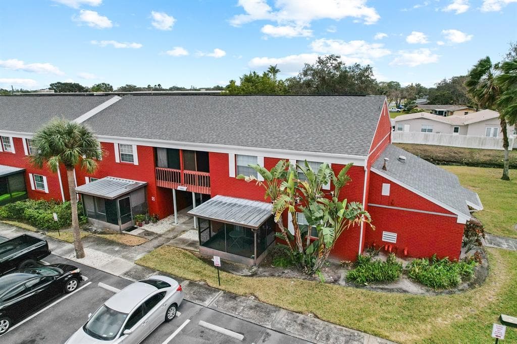 1084 82ND TERRACE N UNIT 1084A ST PETERSBURG, FL 33702