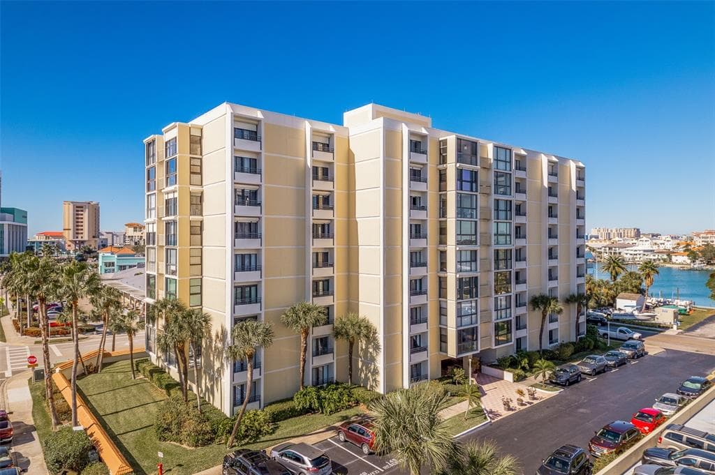 800 S GULFVIEW BOULEVARD UNIT 805 CLEARWATER, FL 33767