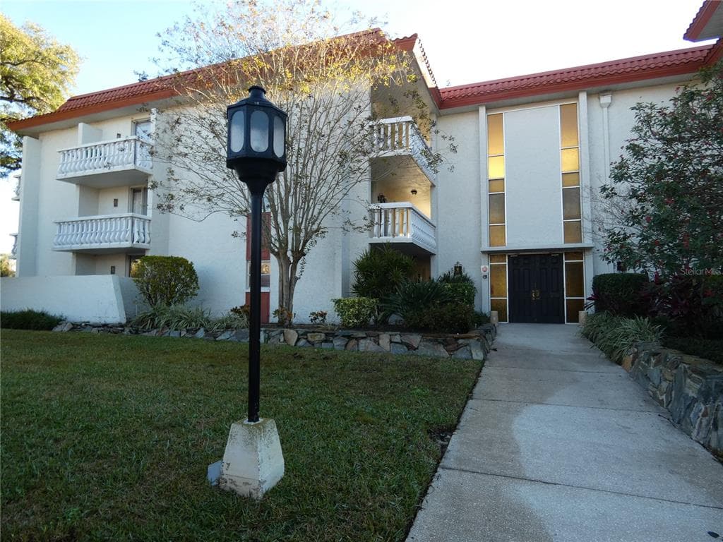 1001 PEARCE DRIVE UNIT 209 CLEARWATER, FL 33764
