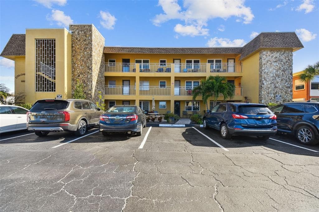 6651 SUNSET WAY UNIT 8 ST PETE BEACH, FL 33706