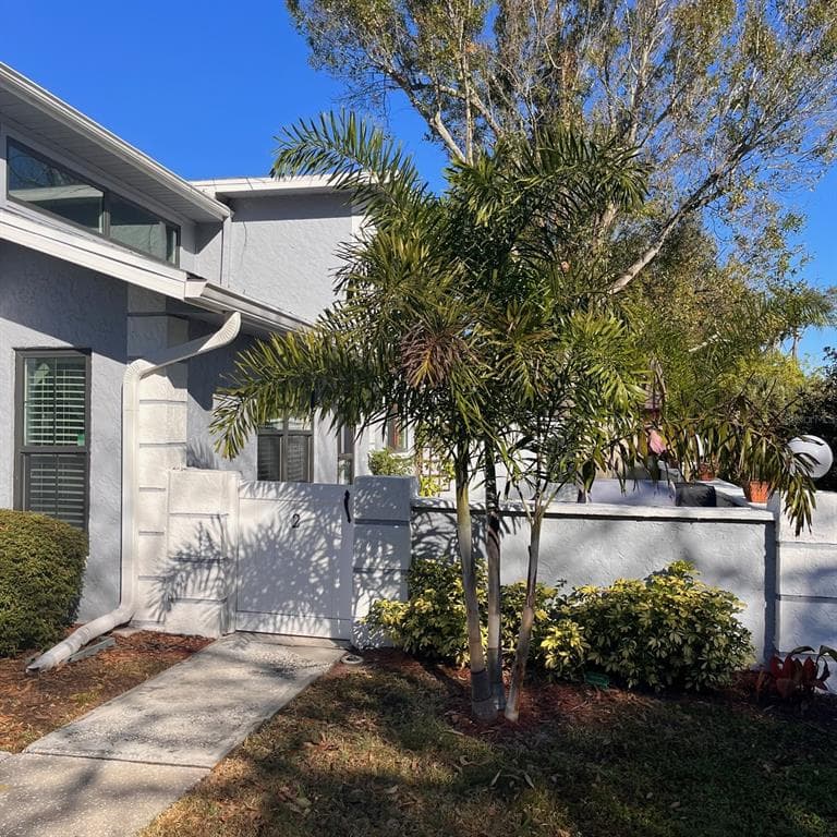 5861 CALAIS BOULEVARD N UNIT 2 ST PETERSBURG, FL 33714