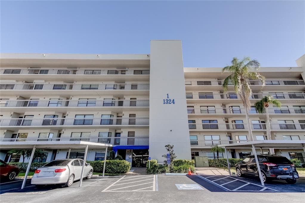 1324 PASADENA AVENUE S UNIT 402 SOUTH PASADENA, FL 33707