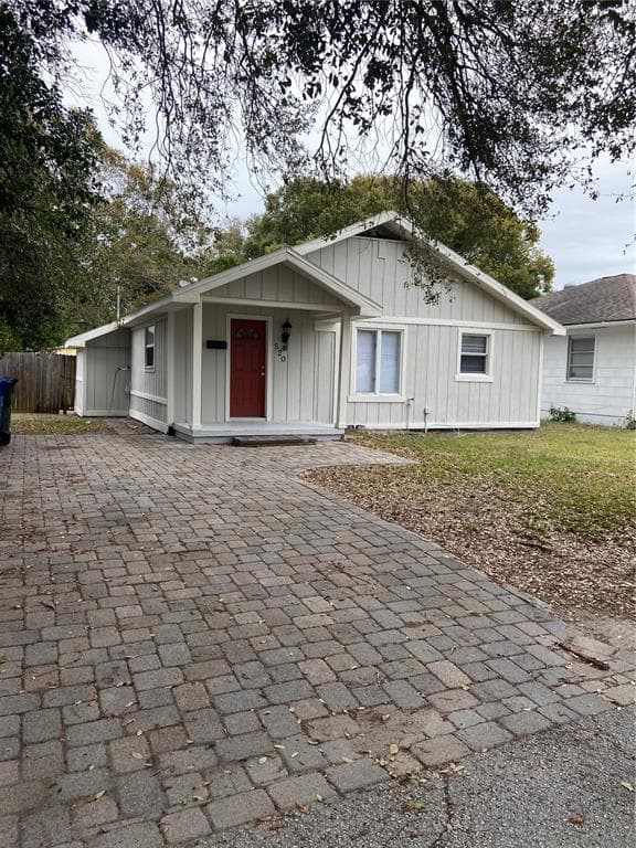 520 13TH AVENUE NW LARGO, FL 33770