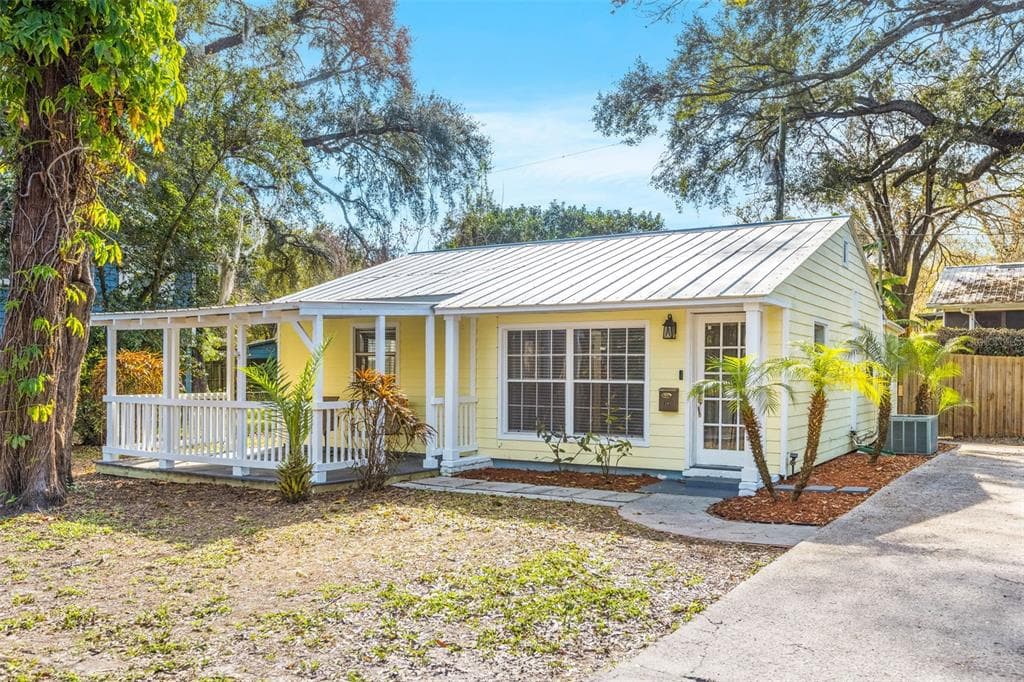 39 HAMILTON HEATH DRIVE TAMPA, FL 33604