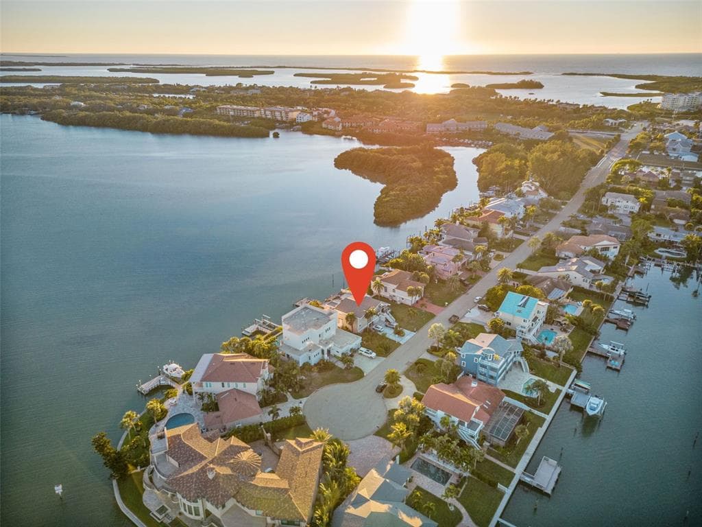 114 SAND POINTS DRIVE TIERRA VERDE, FL 33715