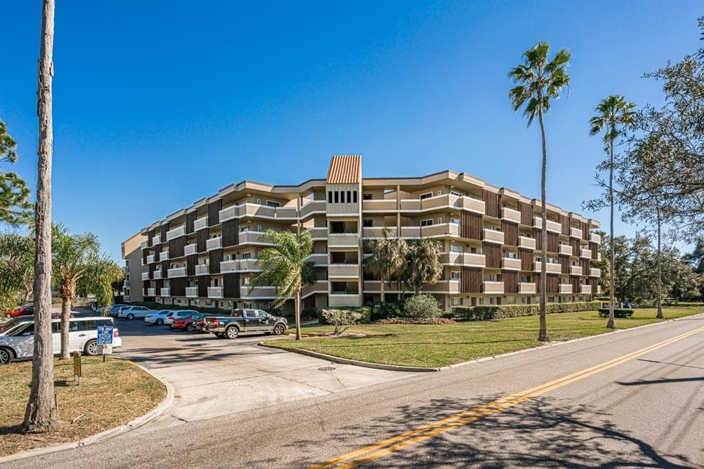 1243 S MARTIN LUTHER KING JR AVENUE UNIT B404 CLEARWATER, FL 33756