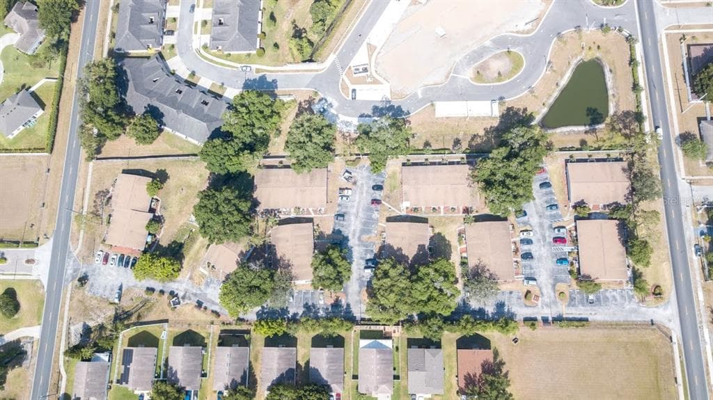 1400 STRAWBERRY PLACE UNIT 32 PLANT CITY, FL 33563