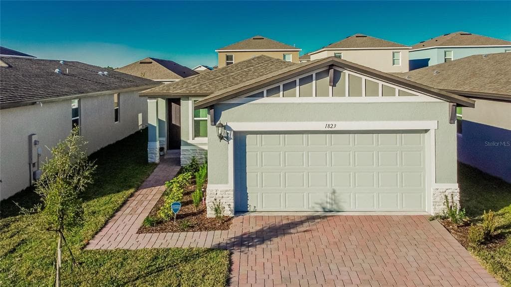1823 CARNOSTIE ROAD WINTER HAVEN, FL 33884