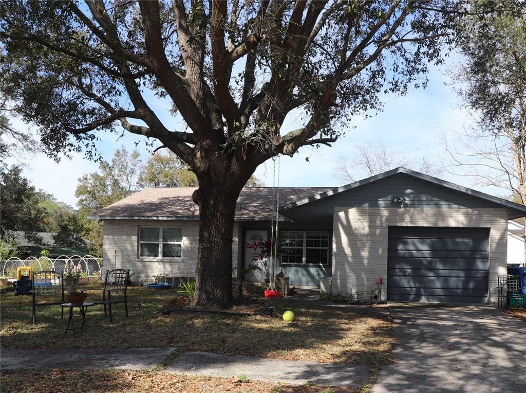 1405 SHADOW CREEK PLACE