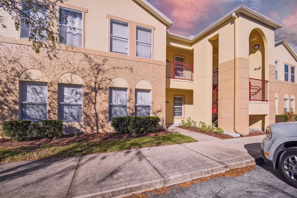 2790 CLUB CORTILE CIRCLE UNIT B KISSIMMEE, FL 34746