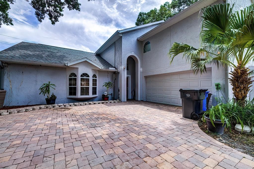 15508 RAMBLEBROOK LANE TAMPA, FL 33624