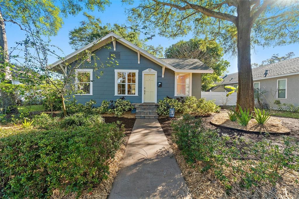 1205 14TH STREET N ST PETERSBURG, FL 33705