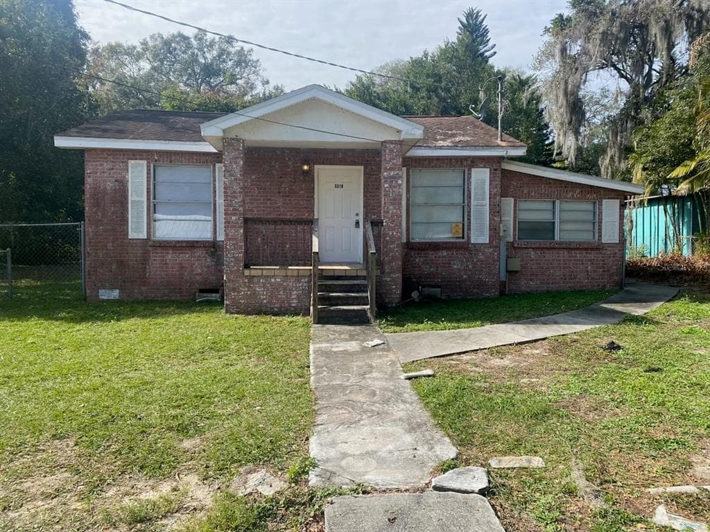 5318 PLUM AVENUE SEFFNER, FL 33584