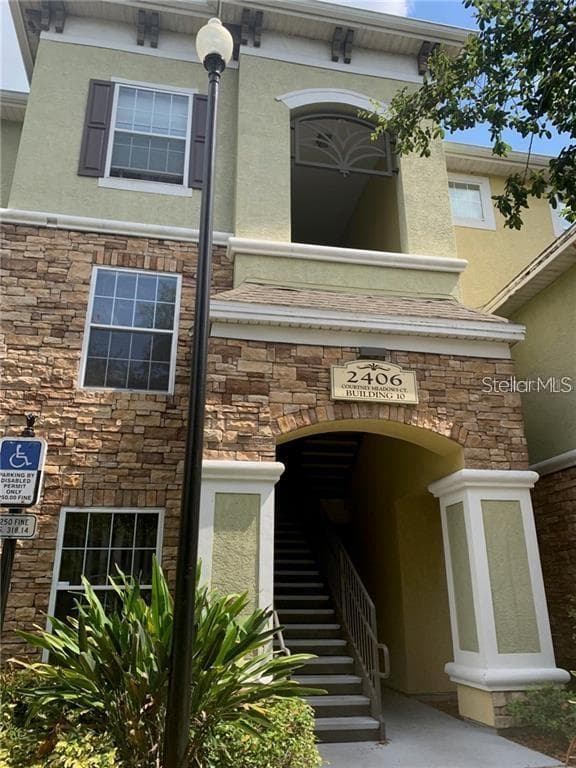 2406 COURTNEY MEADOWS COURT UNIT 302 TAMPA, FL 33619