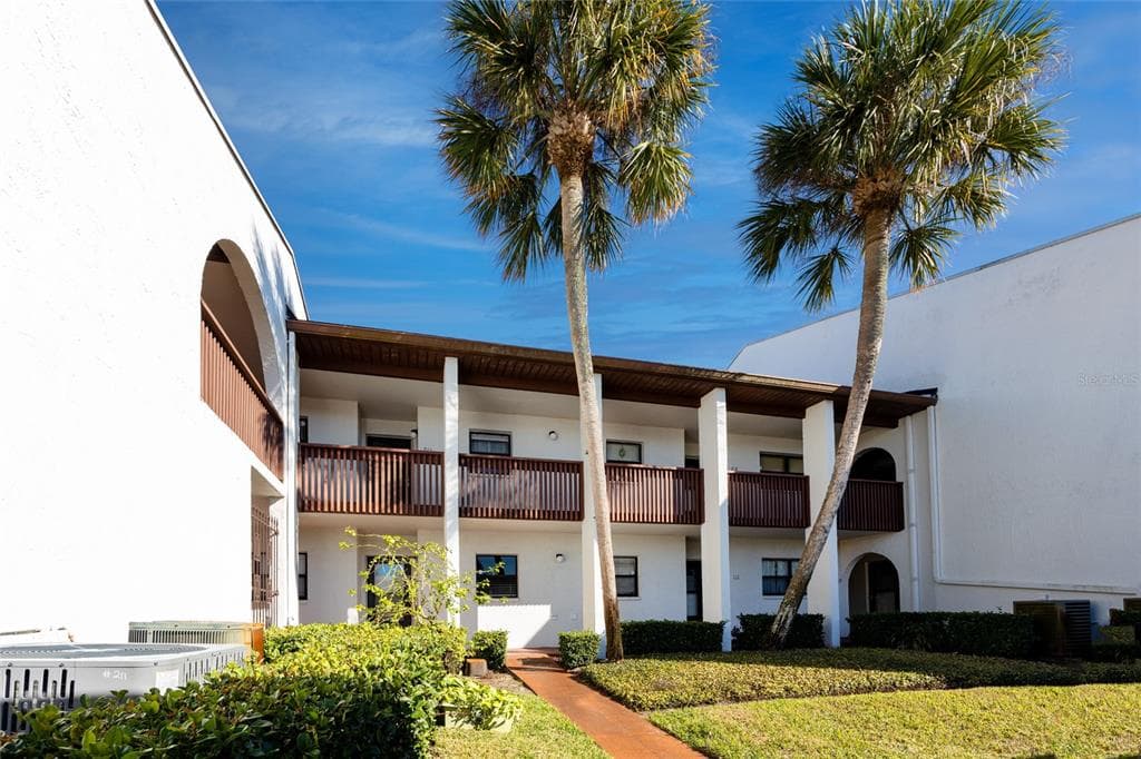 7623 RADCLIFFE CIRCLE UNIT 211 PORT RICHEY, FL 34668