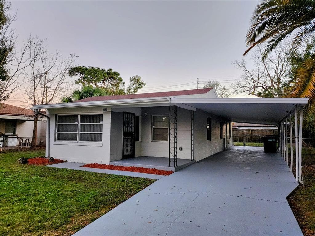 3904 W WALNUT STREET TAMPA, FL 33607