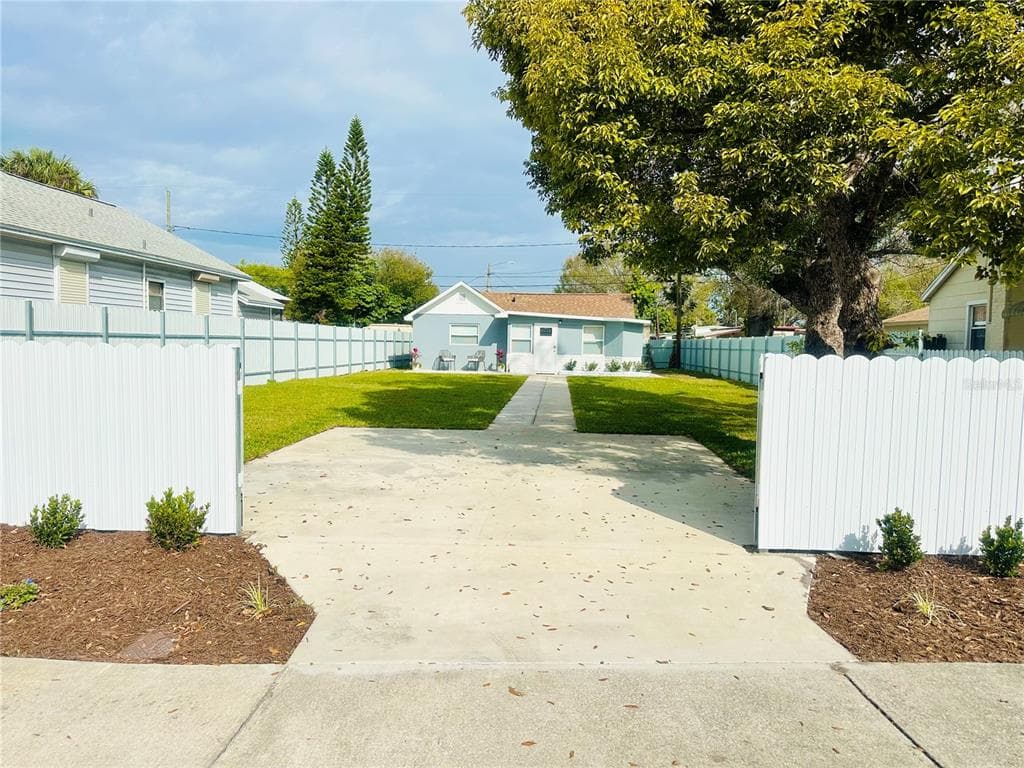2427 52ND AVENUE N ST PETERSBURG, FL 33714