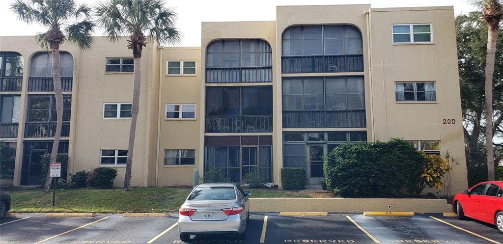 11485 OAKHURST ROAD UNIT 206 LARGO, FL 33774
