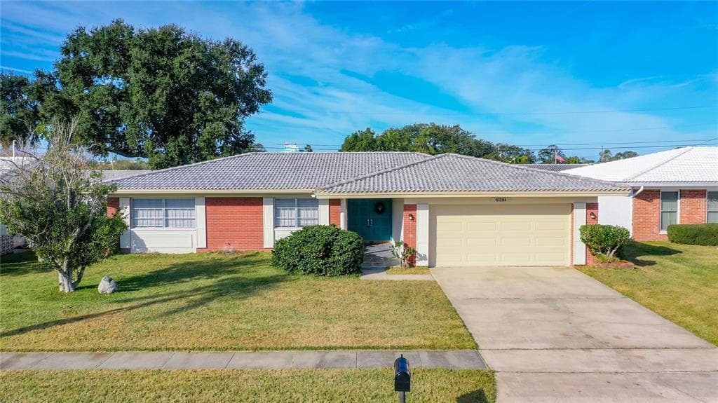 10284 IMPERIAL POINT DRIVE E LARGO, FL 33774