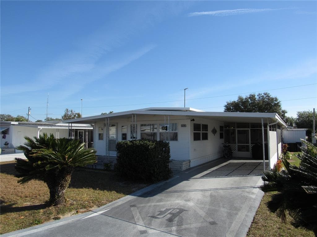 5320 AMANDA STREET ZEPHYRHILLS, FL 33542