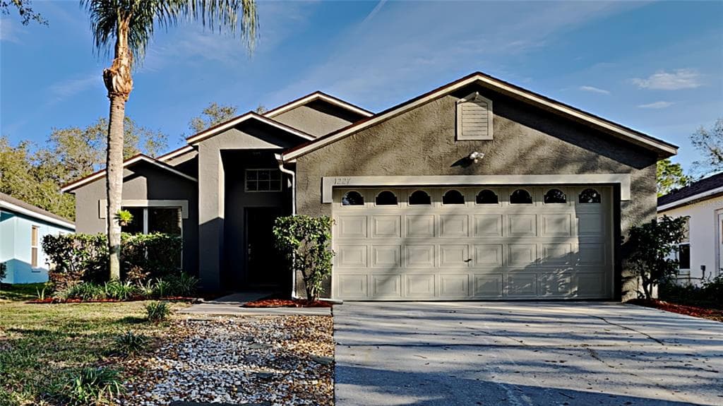 1227 WHITEWOOD WAY CLERMONT, FL 34714