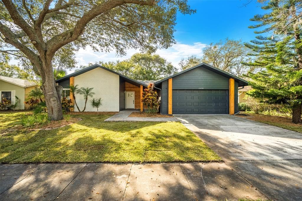 1498 CAIRD WAY PALM HARBOR, FL 34683