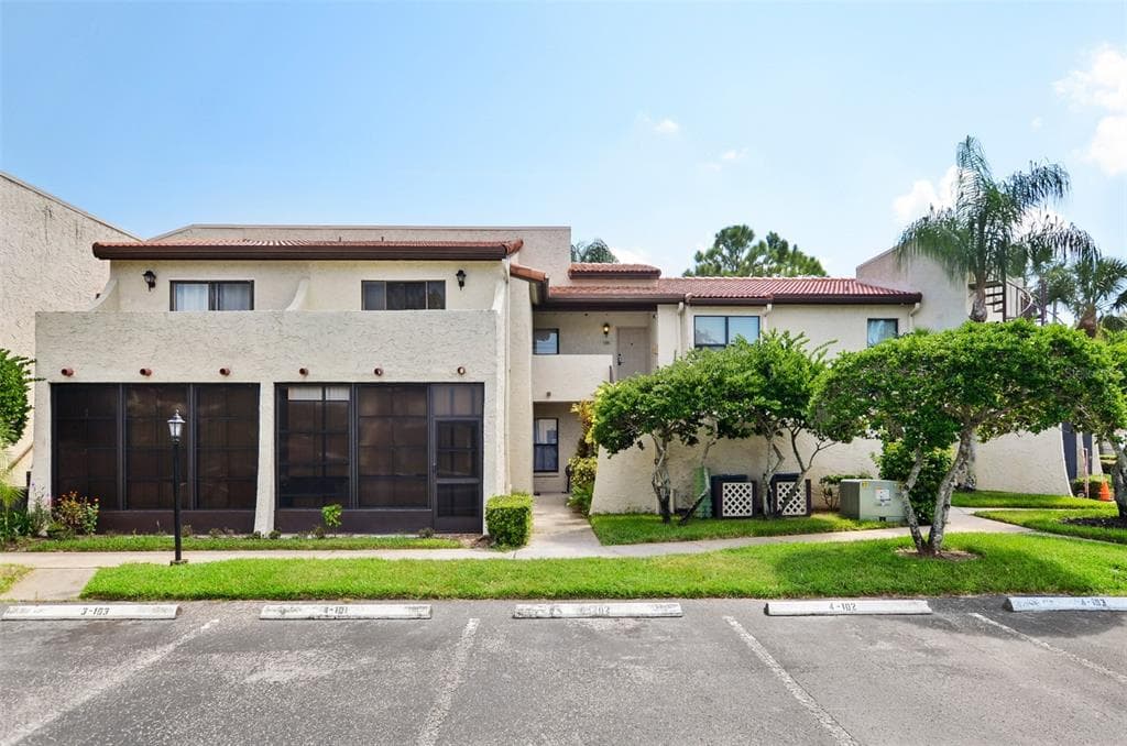 2595 CYPRUS DRIVE UNIT 4-202 PALM HARBOR, FL 34684